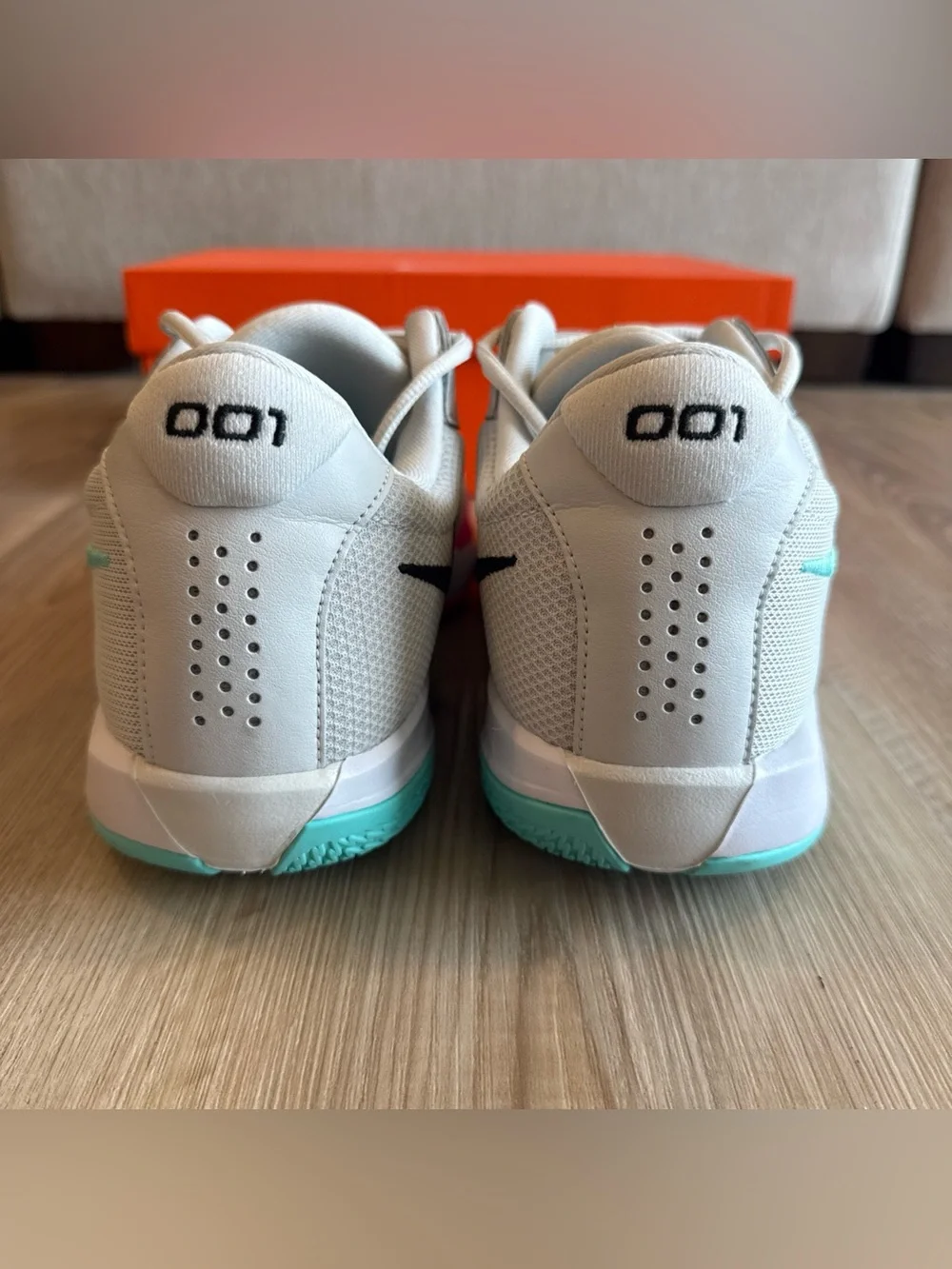 Nike Air Zoom G.T. Cut Academy Men’s 12.5/Women’s 14 size basketball shoes
